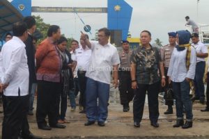 Kunjungan Kerja Kerja Komisi V DPR RI di Pelabuhan Ferry Wanci Kecamatan Wangi-Wangi Kabupaten Wakatobi, Rabu(14/3).