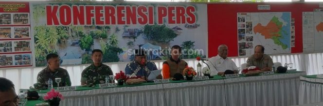 
Kunker di Konut, Kepala BNPB dan Komisi VIII DPR RI Tinjau Korban Banjir