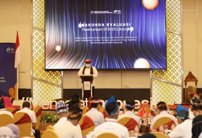 
 Gubernur Sulawesi Tenggara (Sultra), Ali Mazi hadir dan membuka Rapat Koordinasi Daerah (Rakorda) Badan Pusat Statistik (BPS) Sultra yang digelar di Hotel Claro Kendari, Rabu (22/6/2022). (Foto:Dinas Kominfo Sultra)