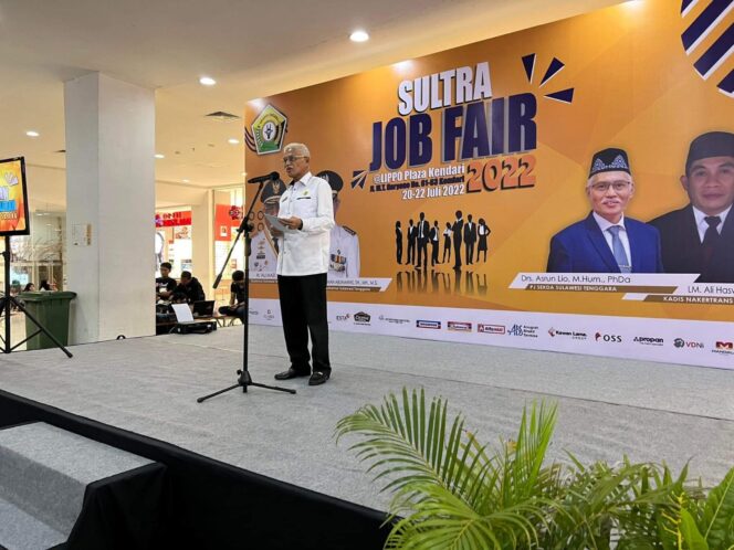 
Pj Sekda Sultra Apresiasi Keterlibatan Perusahaan Sediakan 1.828 Lowongan Kerja