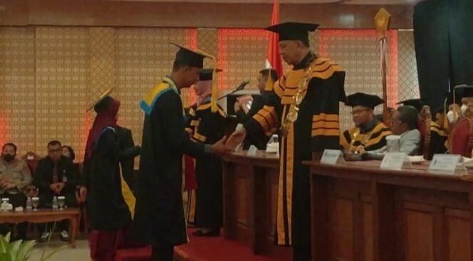 
USN Kolaka Wisuda 525 Mahasiswa