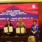Chen Xuehua Ketua Zhejiang Huayou Cobalt Co., Ltd (“Huayou”) (tengah), dan Febriany Eddy CEO PT Vale Indonesia (ketiga kiri) serta Ahmad Safei Bupati Kolaka (paling kanan) usai penandatanganan perjanjian