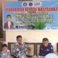 Kaprodi Biologi FKIP USN, Sapruddin saat melakukan sosialisasi tentang Olahan Kelapa menjadi VCO