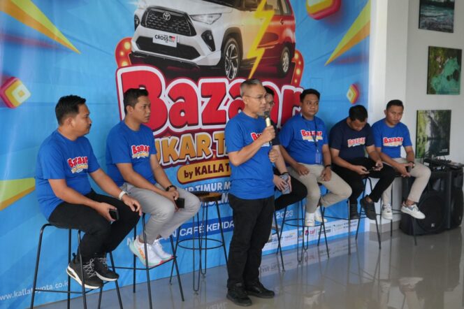 
Dalam Press Conference yang digelar di Kendari (14/12), Kalla Toyota memaparkan program dan promo spesial di event Bazaar Tukar Tambah ini. Press Conference dihadiri oleh Abd. Wahab Ramli selaku Kepala Cabang Kalla Toyota Kendari (Ahmad Yani), Andi Aswar selaku Kepala Cabang Kalla Toyota Tendean, Muhammad Asri selaku Kepala Cabang Kalla Toyota Kendari 3 (Andounohu) dan Andi Sarwan Amir selaku Supervisor GR Kalla Toyota Kendari. Tak hanya itu, Toyota Value Chain juga turut hadir, diantaranya Adi Putra Saragi selaku Kepala Cabang Toyota Astra Finance (TAF) Cabang Kendari, Muhammad Agusalim selaku Kepala Cabang Astra Credit Company (ACC) Cabang Kendari dan Tandang Sugistiawan selaku Kepala Cabang Mandiri Utama Finance Cabang Kendari.
