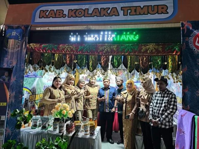 
Pameran Hut Sultra, Pemda Koltim Tampilkan Berbagai Produk UMKM