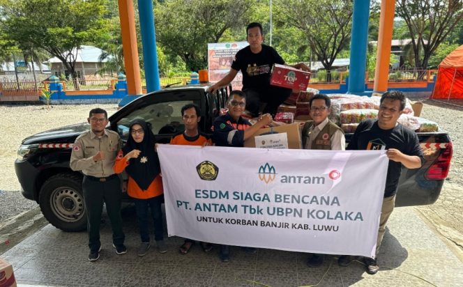 
PT Antam & ESDM Siaga Bencana Salurkan Bantuan Kemanusiaan untuk Korban Banjir dan Longsor Luwu