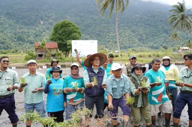 
Petani Binaan PT Vale IGP Morowali Raih Penghargaan Dalam Anugerah Daya Saing Produk Pertanian