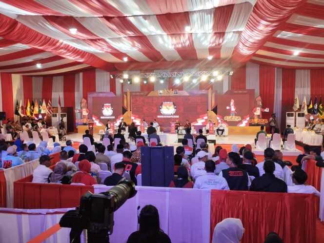 
Komisi Pemilihan Umum (KPU) Provinsi Sulawesi Tenggara (Sultra) kembali menyelenggarakan debat kedua untuk paslon cagub dan cawagub Sulawesi Tenggara, pada Jumat (1/10/2024)