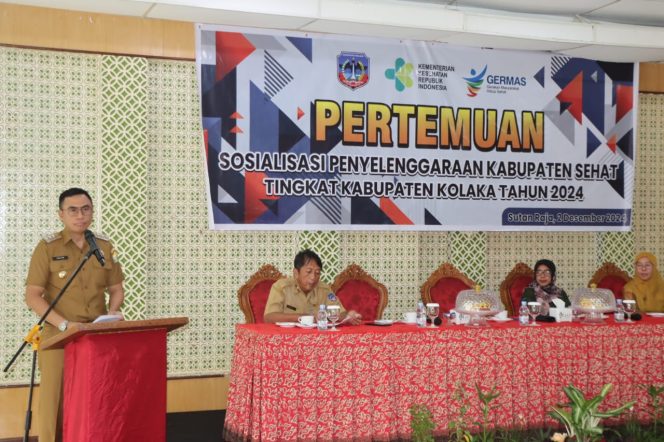 
 Pj Bupati Kolaka saat memberikan sambutan dalam sosialisasi Penyelenggaraan Kabupaten Sehat