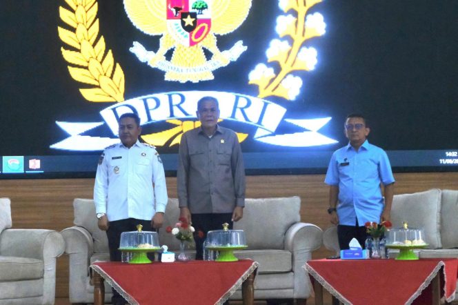 
Hadir di Bombana, Warga Sambut Tim Sosialisasi Makan Bergizi Gratis Dengan Antusiasme