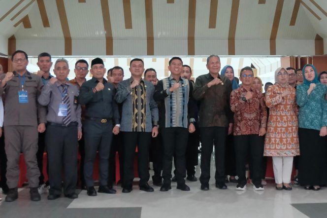 
Hadir di Konsel,DPR RI dan BGN Berikan Edukasi Gizi untuk Lawan Stunting