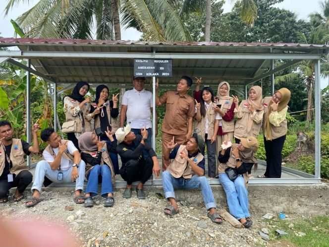 
Mahasiswa USN Kolaka dan Warga Tamboli Gotong Royong Bangun Tempat Penyimpanan Keranda di TPU Desa Tamboli