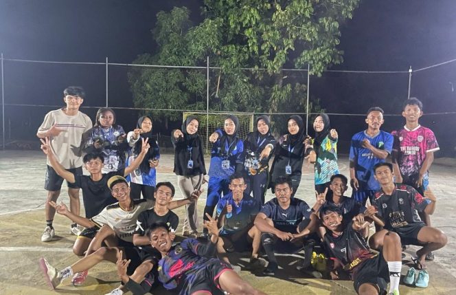 
Semarak HUT RI ke-80: Mahasiswa KKN USN Kolaka Rayakan Bersama Warga Desa Bulumanai