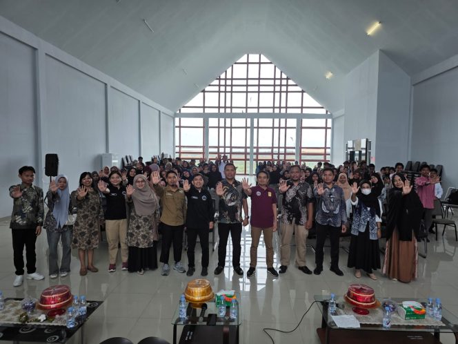 
Satgas PPKPT USN Kolaka Edukasi Civitas Akademika tentang Kekerasan dan Mekanisme Pelaporan di Kampus B Buton Tengah