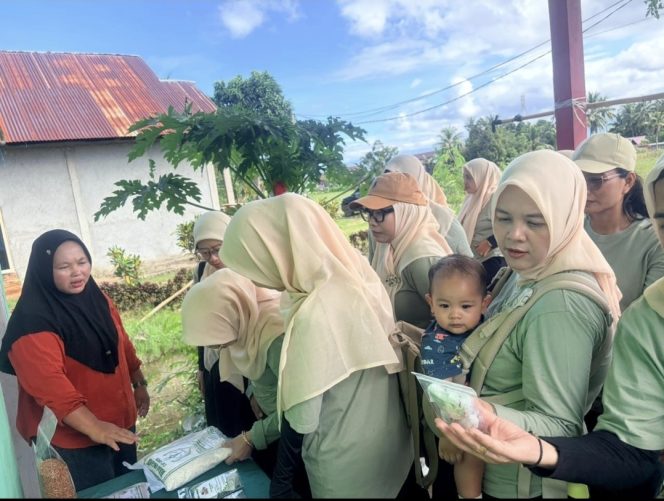 
PWAT UBPN Kolaka Kunjungi Pertanian Organik dan Produksi Teh Bunga Telang di Desa Puubunga