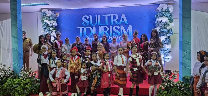 
Foto Bersama usai kegiatan Sultra Tourism Impact yang dihadiri Wakil Ketua Dekranasda Kolaka, Ibu Sekda Kolaka, Sekretaris Dinas Pariwisata Kolaka dan Pengurus Dekranasda Kolaka
