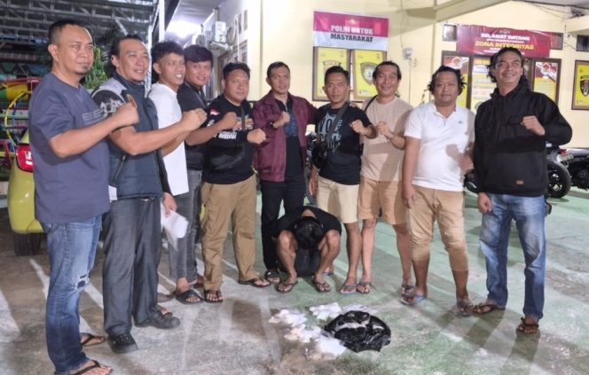 
Diduga Selundupkan 3 Kg Sabu, Warga Bone Ditangkap di Kolaka