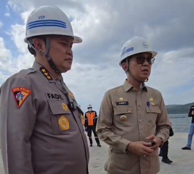 
Bupati Kolaka, H.Amri (kanan) dan Komisaris MIND ID yang juga Astamaops Polri Komjen Pol Fadil Imran.