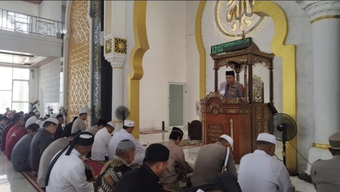 
Lewat Safari Dakwah, Polres Koltim Perkuat Kedekatan dengan Warga
