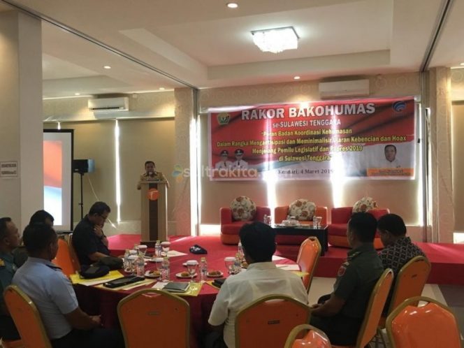 
Kepala Dinas Kominfo Sultra Kusnadi saat memberikan sambutan
