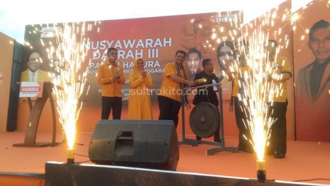 
Wa Ode Nurhayati Kembali Pimpin Hanura Sultra